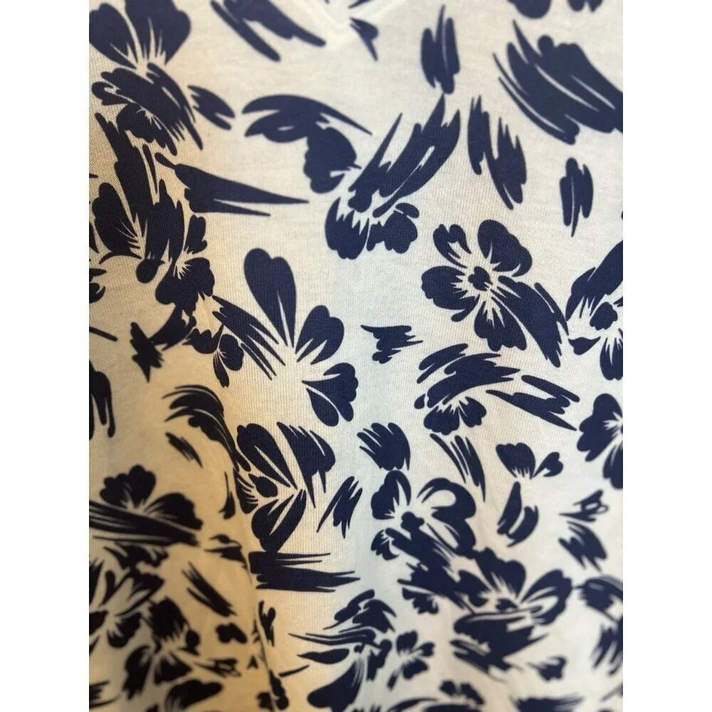 Nally & Millie 3/4 Sleeve Floral V-Neck Top Small Knit Blue Navy White NWT - Picture 4 of 6